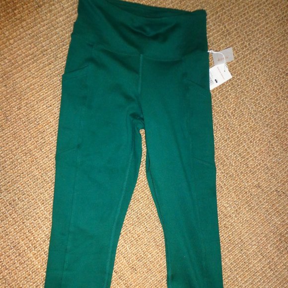 FIRM NWT Balance Collection Dry-wik Cropped Leggings Hunter Green S - Picture 1 of 16